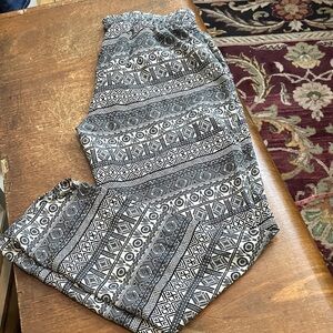 Love Tree Geometric Women’s Joggers – Size Small, Straight Leg, Elastic Waist